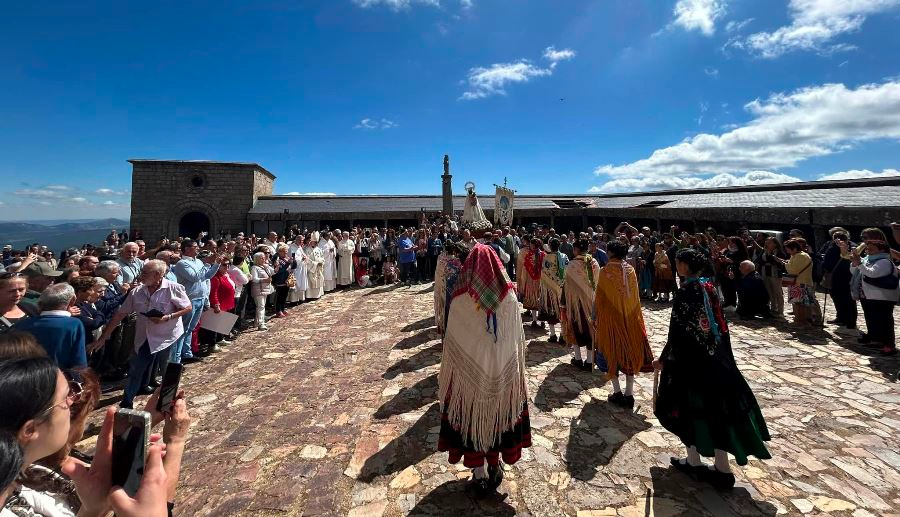 García Burillo preside la solemne eucaristía del 8 de septiembre en el Santuario del Risco Mariano