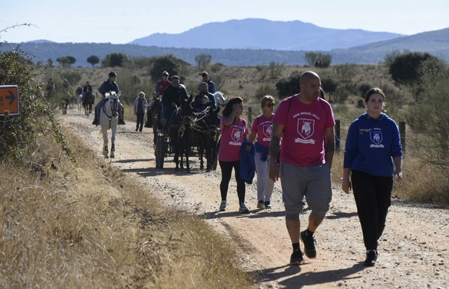 El II Paseo ‘Rodera de la Caridad’ reúne a más de un centenar de personas a pie y a caballo