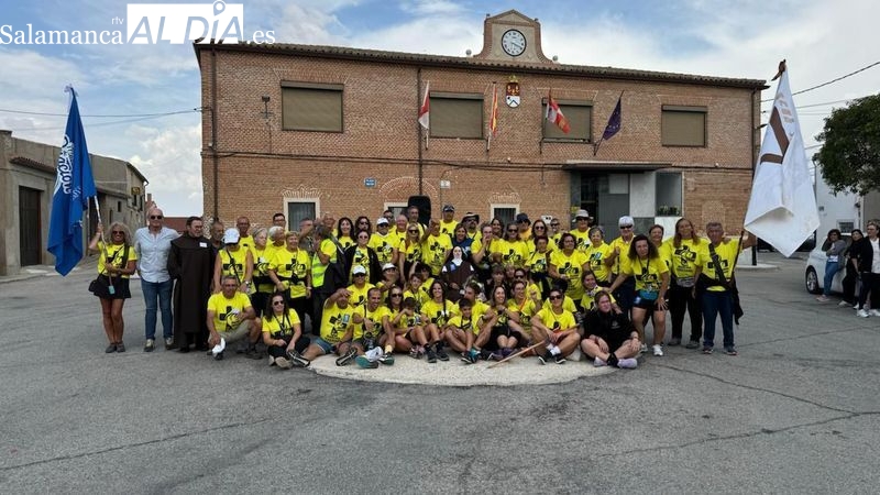 La tradición de la Comunión del Higo se cumple un año más en Aldeaseca de la Frontera junto a la Marcha Teresiana