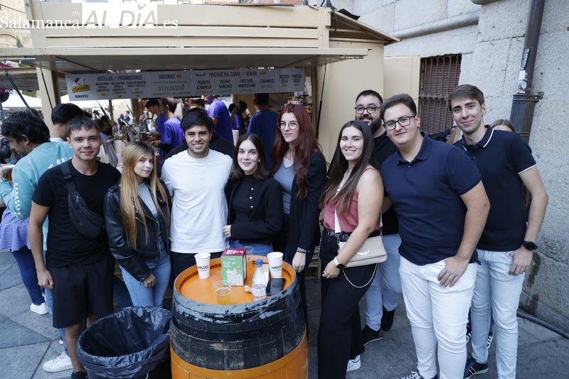 Gran ambiente en las casetas de la Rúa Mayor, plaza del Mercado y La Alamedilla