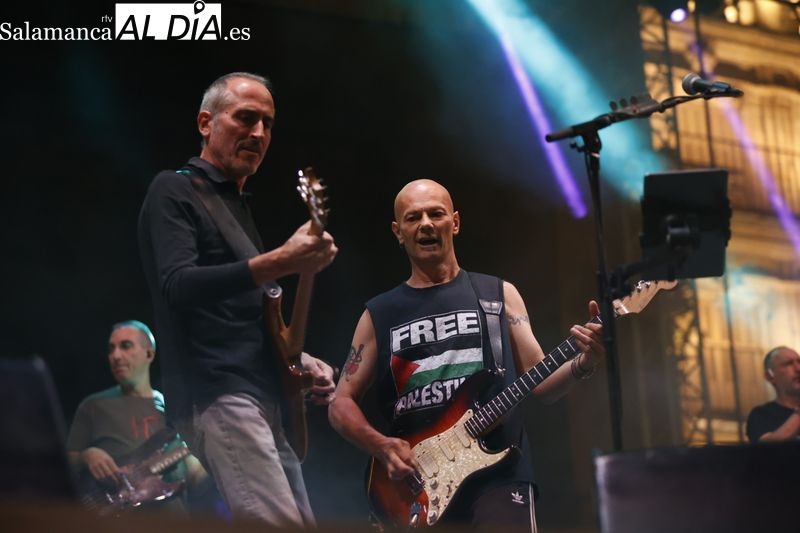 Celtas Cortos triunfa en Salamanca con sus grandes éxitos y llena la Plaza Mayor
