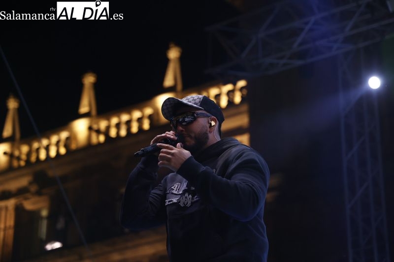 Omar Montes conquista la Plaza Mayor de Salamanca