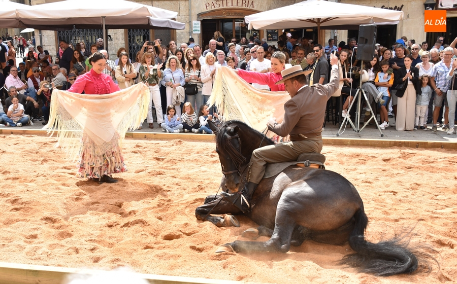 Buen ambiente en una mañana sabatina de Feria en la que apareció la lluvia de forma fugaz