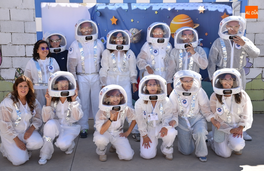 La tripulación de Misioneras-Santa Teresa despega en su nave para afrontar su camino estelar