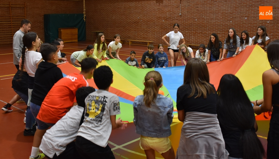 La nueva generación del IES Fray Diego vive un día de acogida para ‘quitar el miedo’