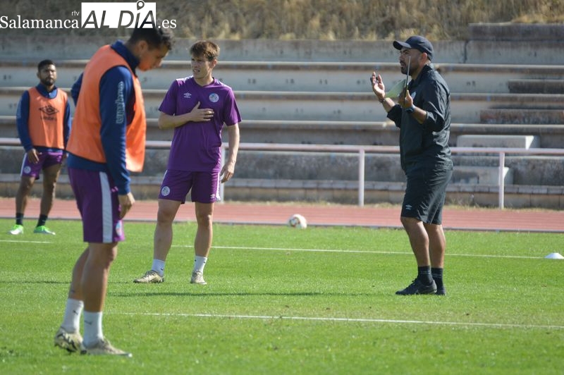 Jehu ensaya con tres cambios para el Salamanca UDS en el partidillo del jueves de cara al derbi... en Las Pistas; Ian, de regreso