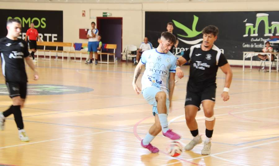 El III Senior sale contento de su amistoso en Cáceres pese a caer derrotado