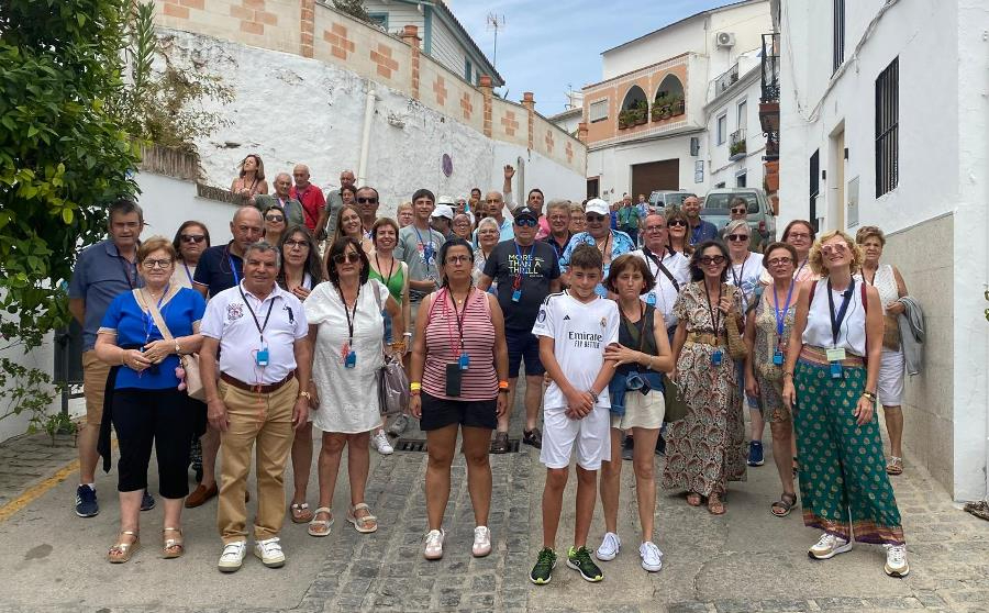 61 personas disfrutan de Cádiz de la mano de la Asociación de Vecinos del Barrio Nuevo