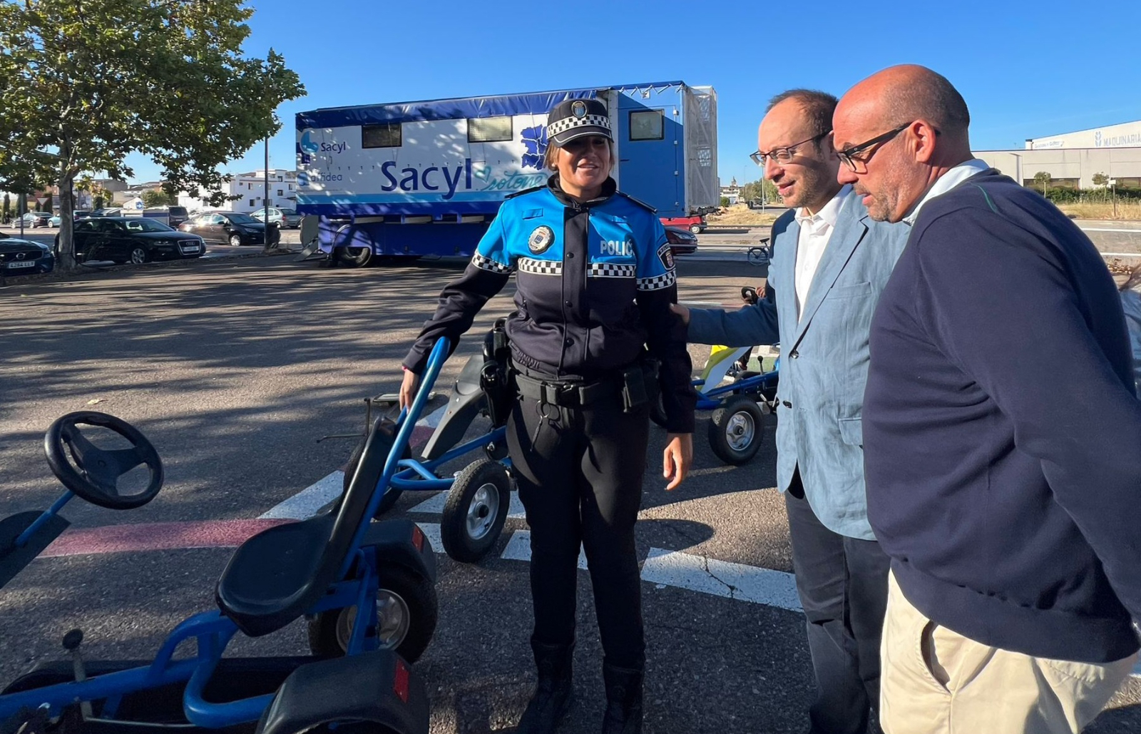 El Ayuntamiento instalará más badenes en zonas residenciales y ojos de gato en 16 pasos de cebra