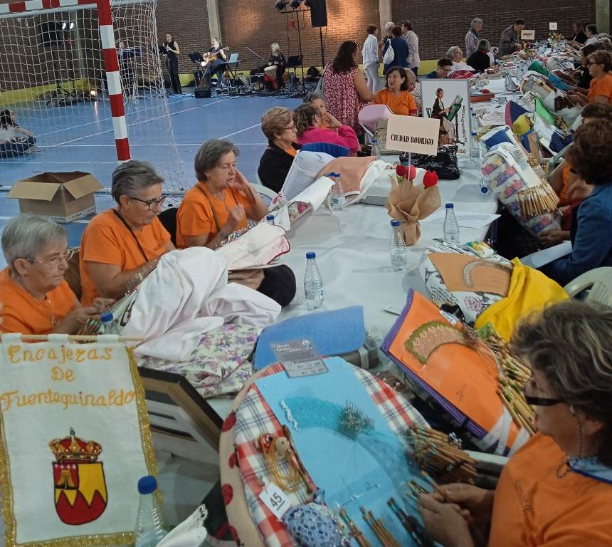 Bolilleras de Miróbriga, Guinaldo y La Fuente asisten al Encuentro de Encajeras de Zamora