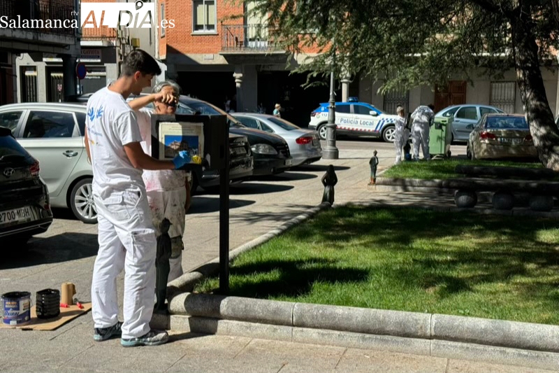 Pintacultura Peñaranda’ mejora el mobiliario urbano y los puntos de información en el conjunto de las plazas