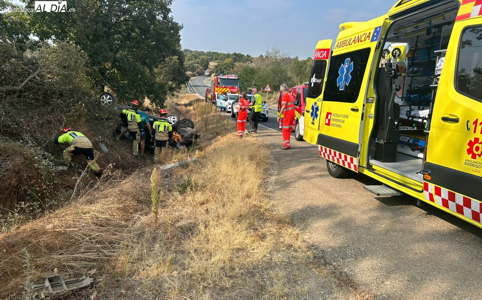 Una mujer resulta herida tras una salida de vía en la CL-517 en el término de Lumbrales