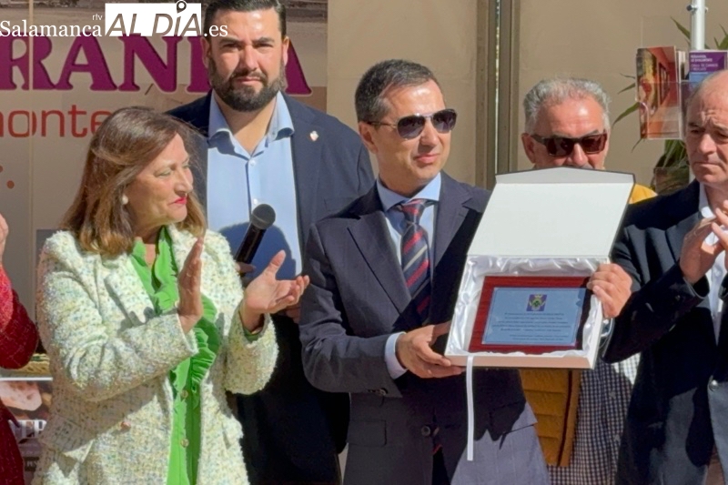 La II Feria Agroalimentaria reconoce a Carlos Navas y sus distinguidos quesos: Gracias al apoyo de todos pude instalar mi empresa y generar empleo