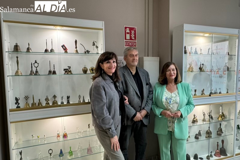 Las más de mil campanillas coleccionadas por el querido Emilio Moreno comienzan a mostrarse en la Casa del Arte 