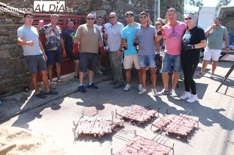 En Villares de Yeltes despiden las fiestas con una contundente parrillada