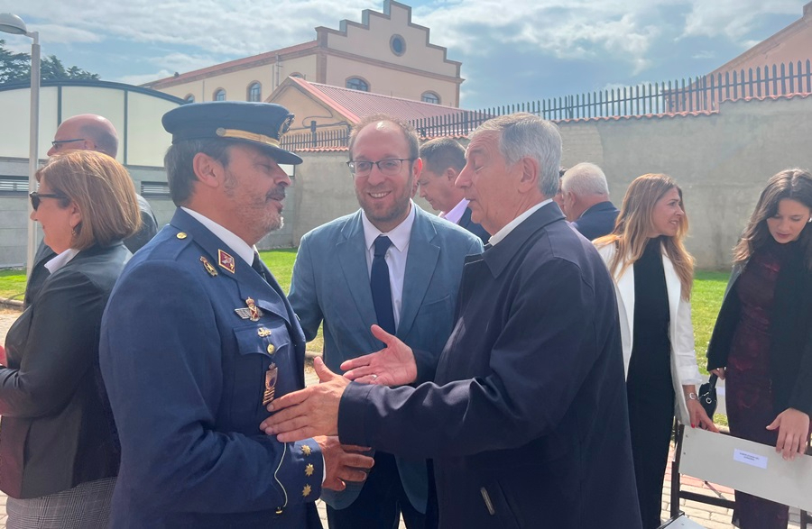 José Luis Retana, Marcos Iglesias y Paco Cañamero asisten al Día de la Subdelegación de Defensa