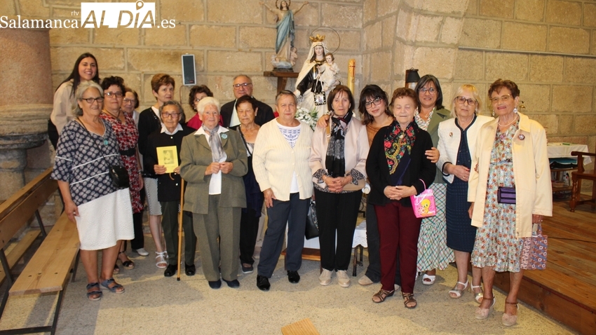 Trabanca homenajea a la Virgen del Carmen con la tradicional ofrenda floral