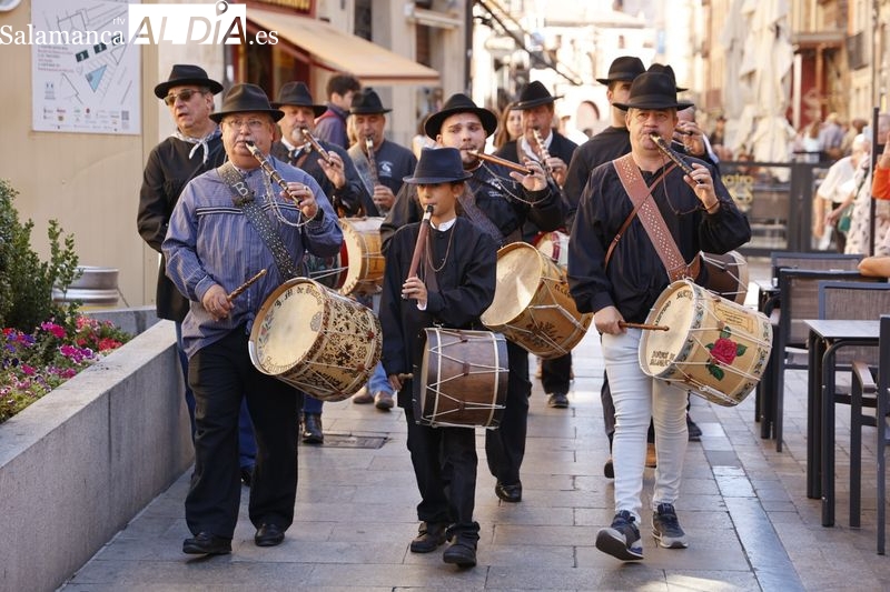 La música charra tradicional toma la ciudad de Salamanca con su Pasacalles de Folclore