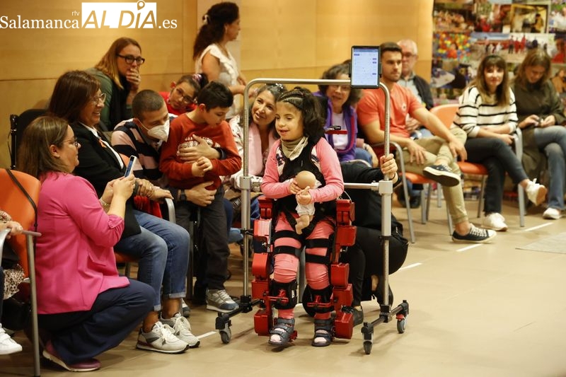 Espectacular estreno en Salamanca del primer exoesqueleto pediátrico del mundo 