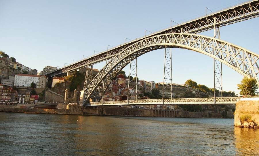 La AVV del Valle de San Martín organiza un viaje a Portugal e inicia la venta de décimos navideños