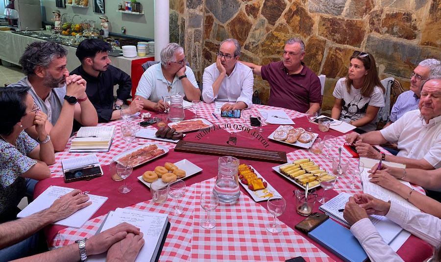 Juan Carlos Sánchez asiste a la reunión de arranque de curso de los delegados de Enseñanza