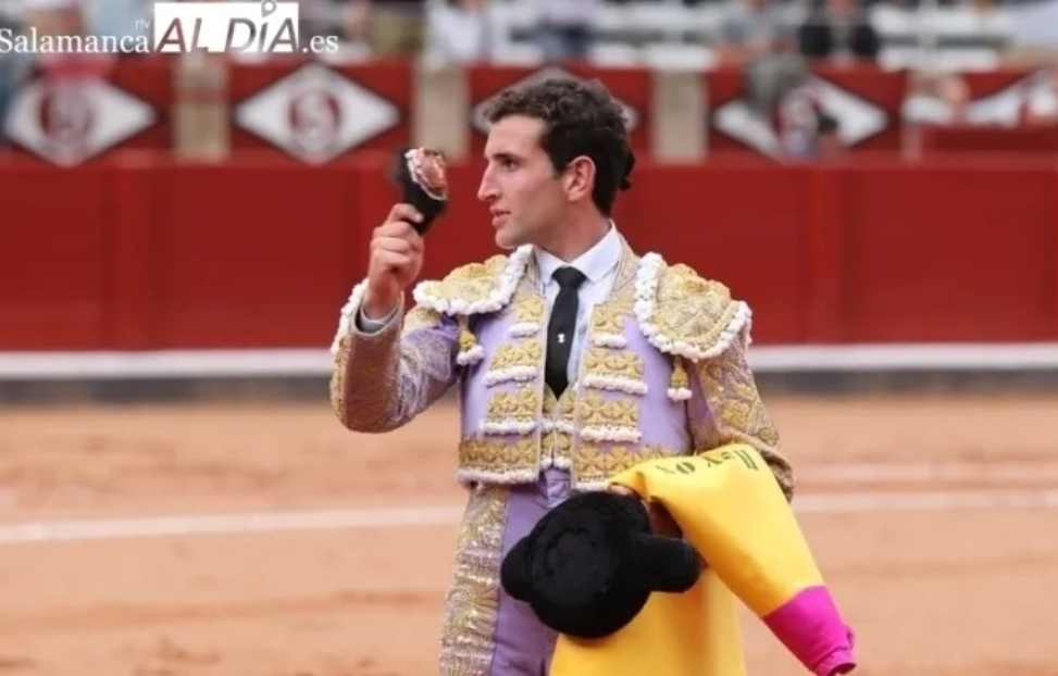 El salmantino Valentín Hoyos sufre una cornada en el muslo izquierdo 