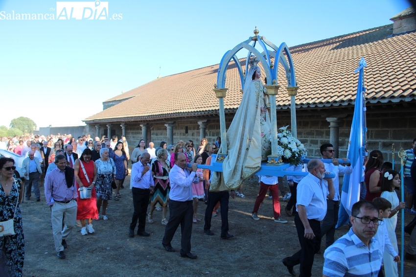 Villaseco de los Reyes pone la bandera de la Virgen de los Reyes en 2.500 euros