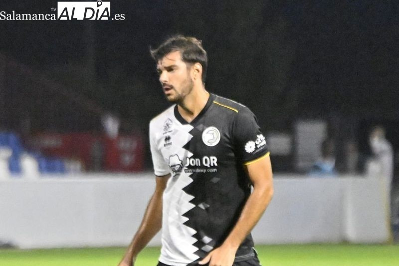 De la Nava: Yo prefiero jugar en el Reina con Unionistas que en Balaídos por el ambiente, pero el césped es una locura