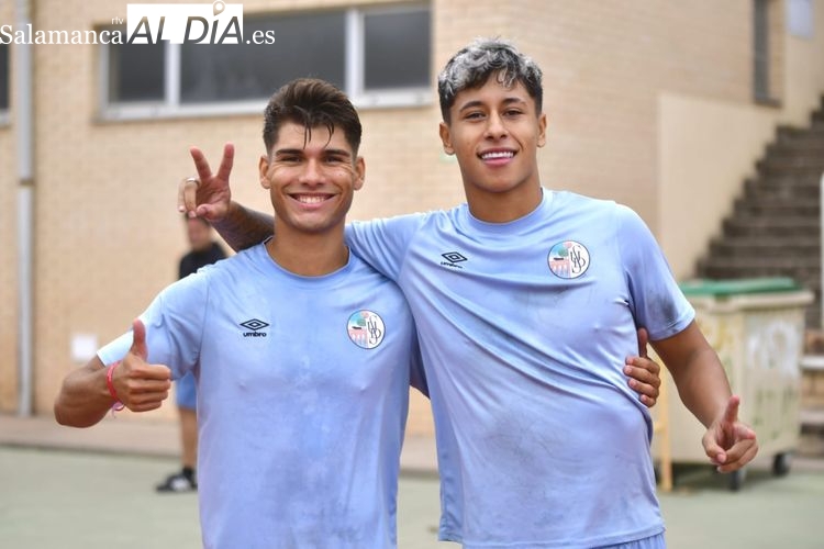 Mikel Córdoba y Joan Castaño ya son uno más en los entrenamientos del Salamanca UDS