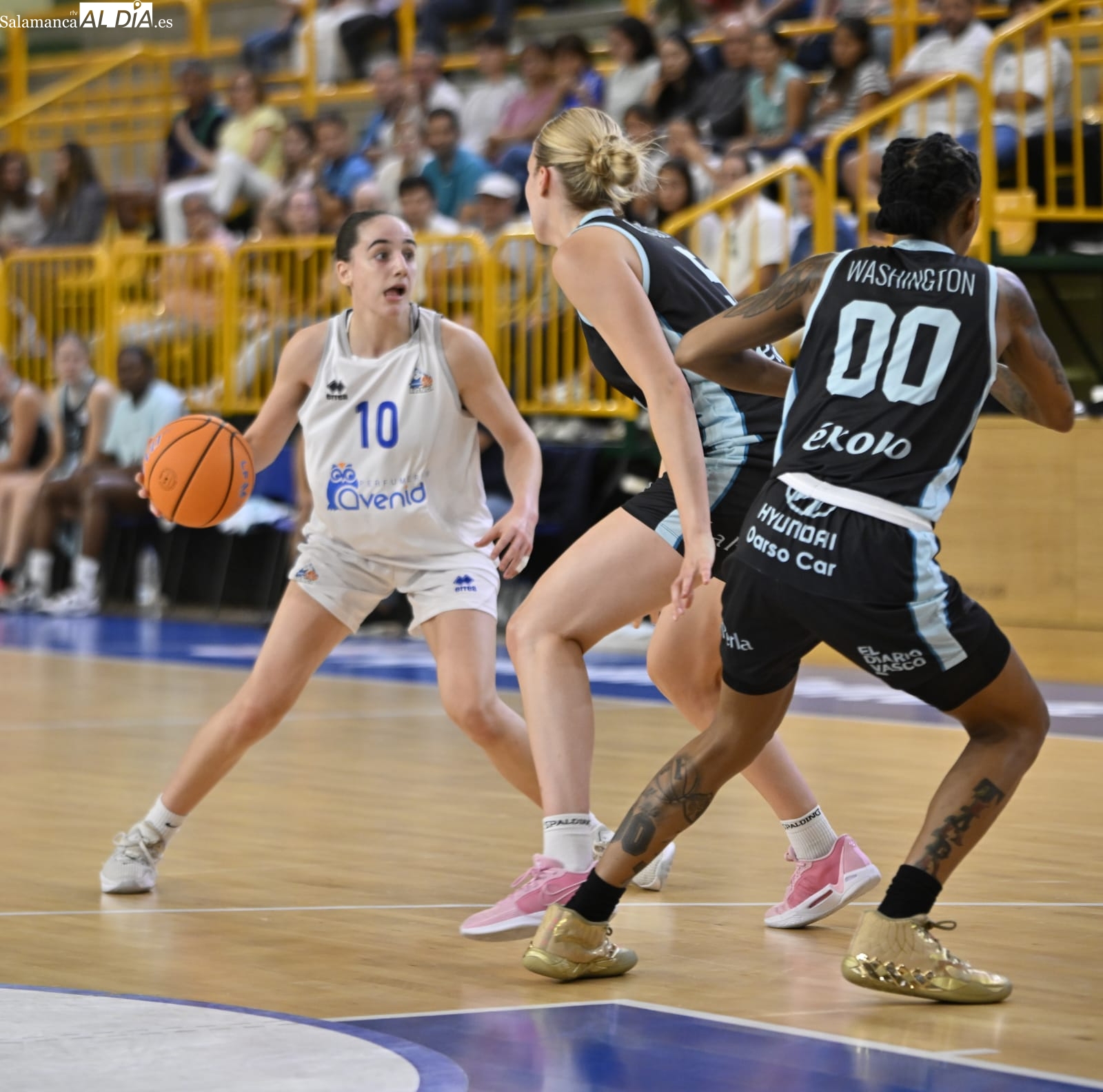 El Perfumerías Avenida se impone al IDK para llevarse el Torneo de Ferias con canastón de Iyana sobre la bocina (77-76)