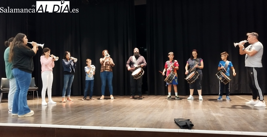 La Banda de Cornetas y Tambores de la Cofradía ‘San Nicolás de Bari’ de Vitigudino reanuda sus ensayos