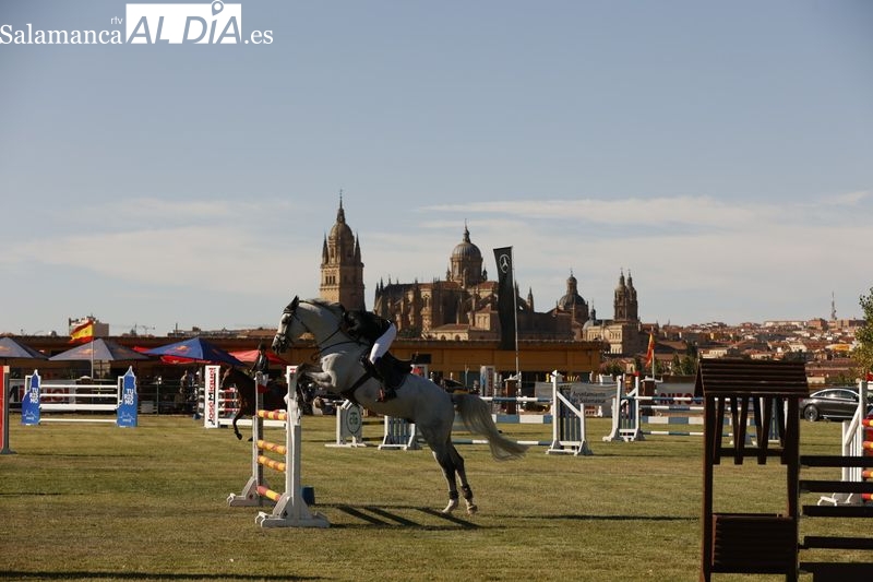 Máxima emoción por el inicio del LXXIII Concurso hípico nacional de saltos de obstáculos
