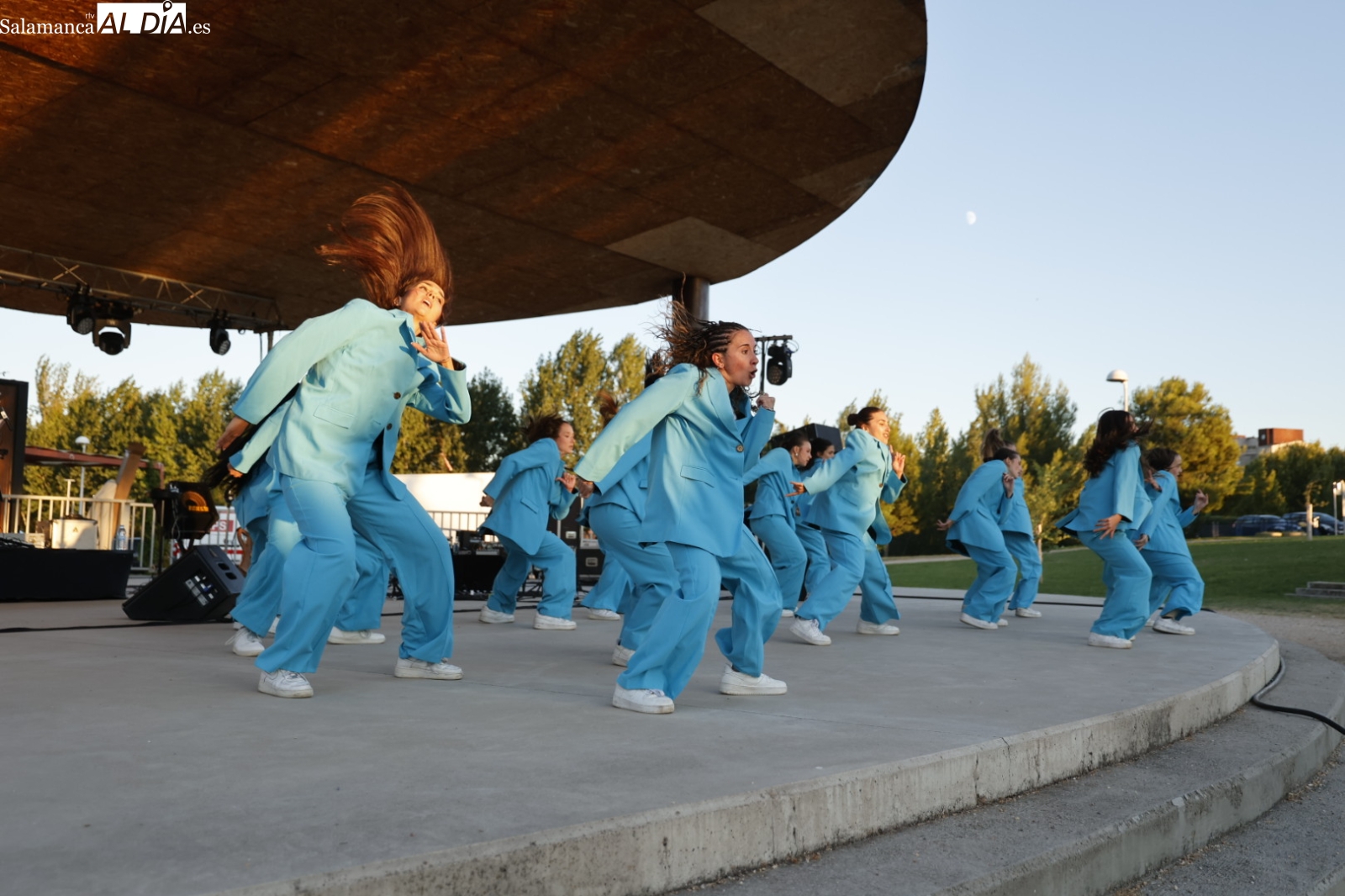 Las danzas urbanas de Oasis The Company gustan en el parque Elio Antonio de Nebrija