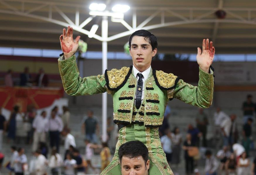 El Mene, antiguo alumno de la Escuela Taurina de Salamanca, ganador del prestigioso Alfarero de Oro 
