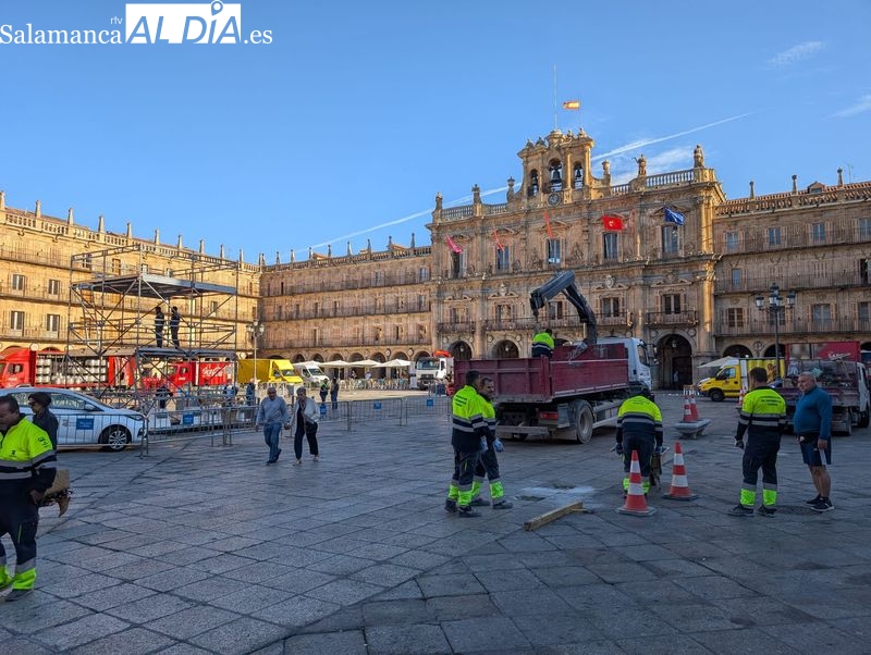 La Plaza Mayor recupera sus bancos tras los montajes de las Fiestas