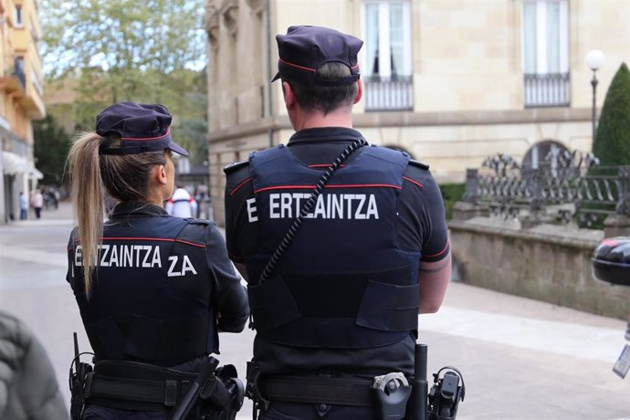 Mata a su pareja con un arma blanca en Bilbao. Los alarmantes gritos alertaron a los vecinos