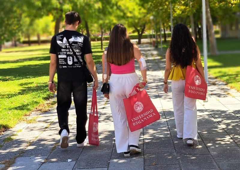 Becas de hasta 1.600 euros para universitarios que quieran estudiar idiomas extranjeros