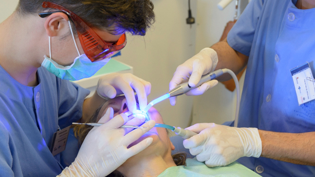 ¿Tienes 60 años o más y quieres revisar tu salud odontológica? Esto te interesa  