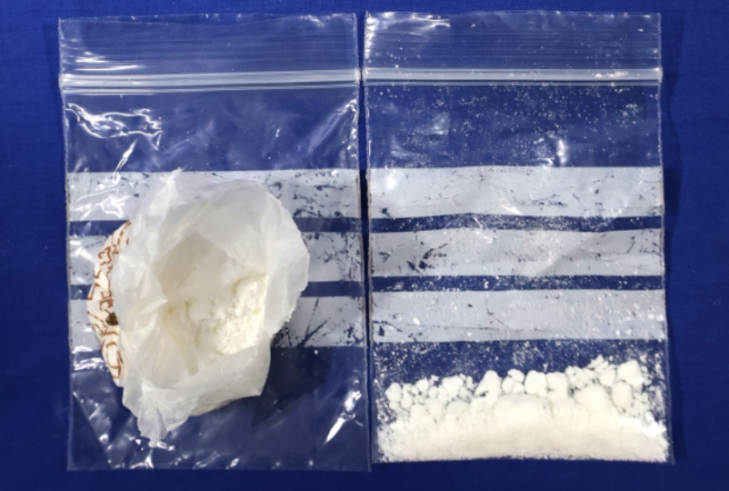 Detenido en la calle Valencia con seis envoltorios de cocaína preparados para la venta