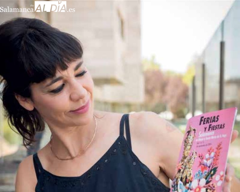 Paloma Pájaro, un cartel en el jardín de la alegría