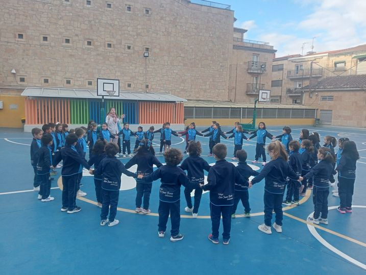 Los niños del Colegio San Juan Bosco disfrutan de una jornada de convivencia 