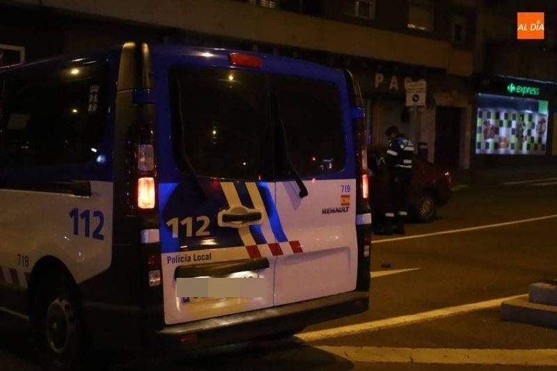 Incautada un arma blanca a un grupo de jóvenes durante la noche