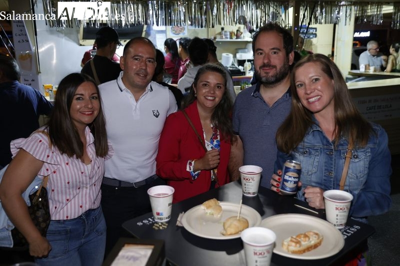Gran ambiente en las casetas de la Alamedilla y Plaza del Mercado 