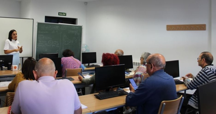 67 personas se apuntan a la nueva tanda de cursos del Centro de Nuevas Tecnologías