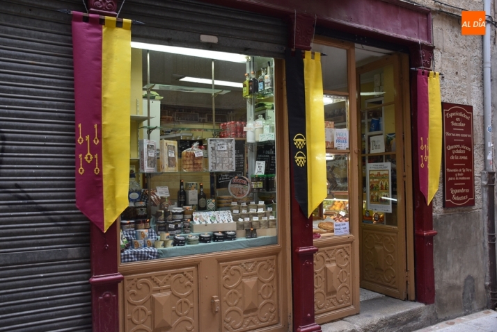 Rodericus anima a preparar o a comprar pendones para la Feria Medieval