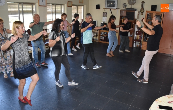 El taller de baile charro de la Avenida de España incorpora clases de gaita y tamboril