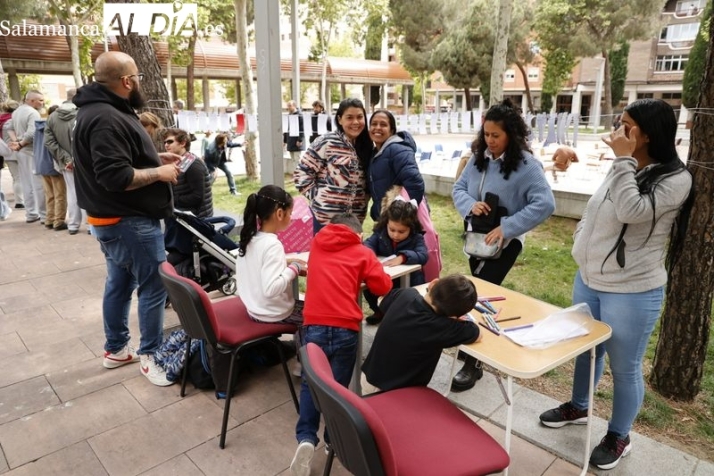 Concurso de lanzamiento de aceitunas, pasacalles, bailes... en las Fiestas de Garrido
