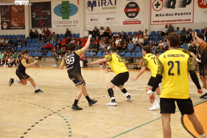 Derrota del BM Salamanca a manos del BM Torrelavega (40-30)
