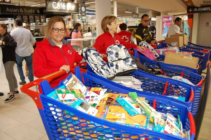 Más de 3.400 euros en material escolar para niños de Salamanca con menos recursos
