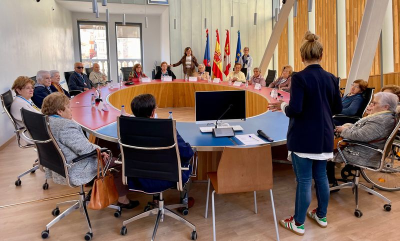 Los mayores de Guijuelo celebran un plenazo en el Ayuntamiento